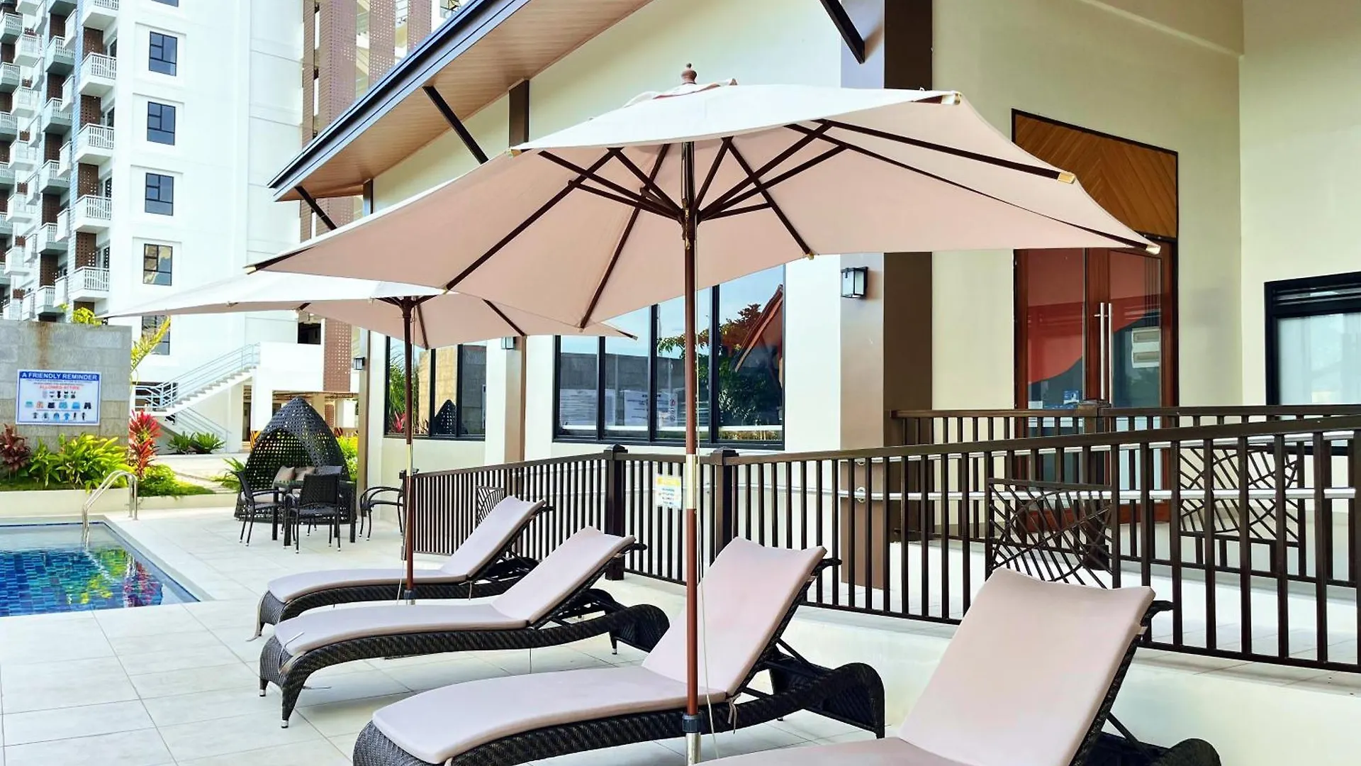 Panglao Luxury Sea View Condo, Pool, Cafe - Suite 820 Dauis
