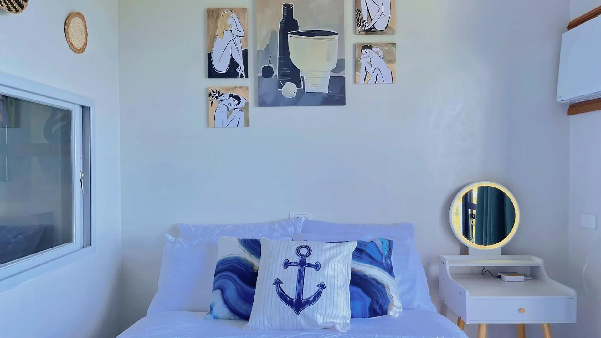 Panglao Luxury Sea View Condo, Pool, Cafe - Suite 820 Dauis Apartment